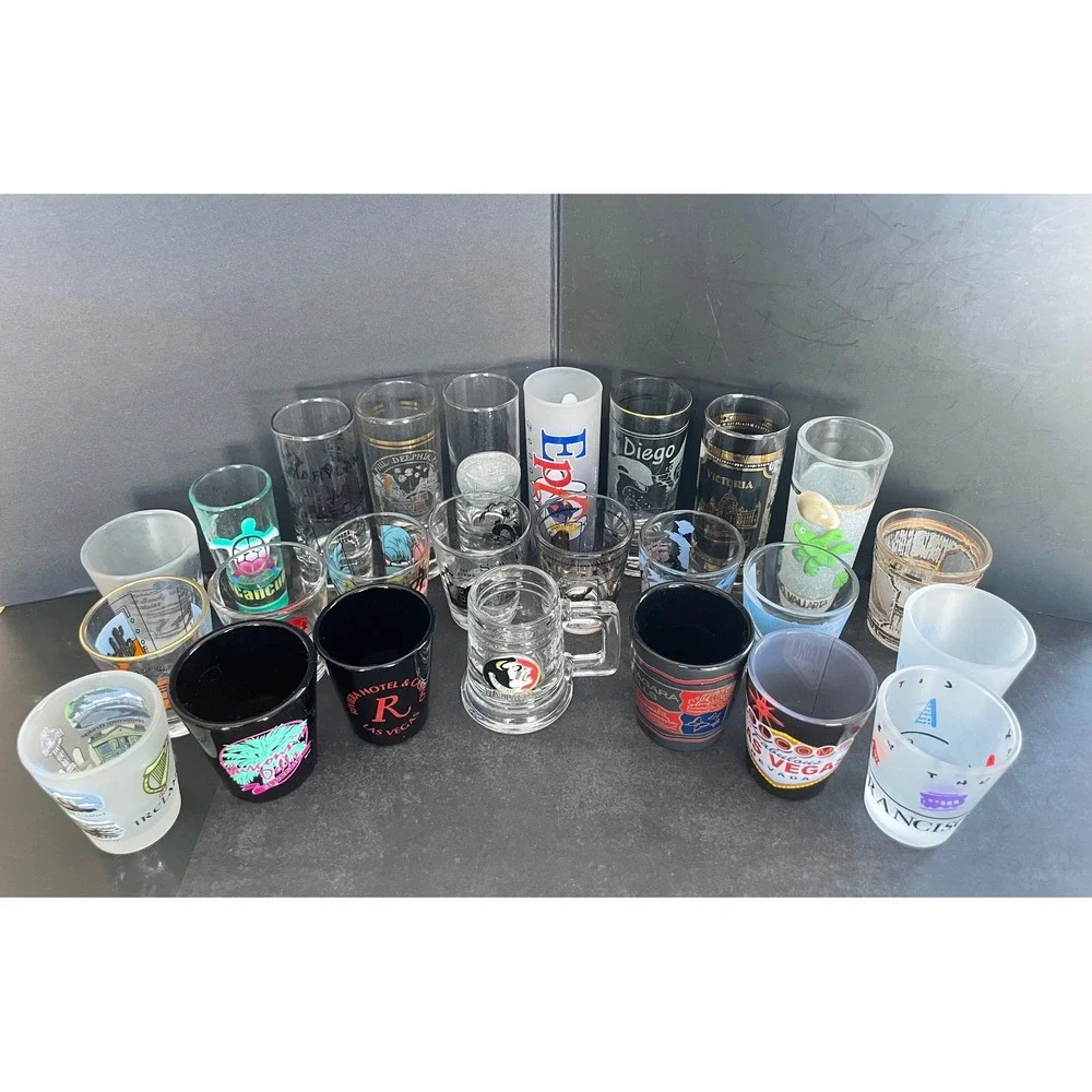 Lot of 25 Vintage Souvenir Shot Glasses Las Vegas Epcot San Francisco‎ Travel